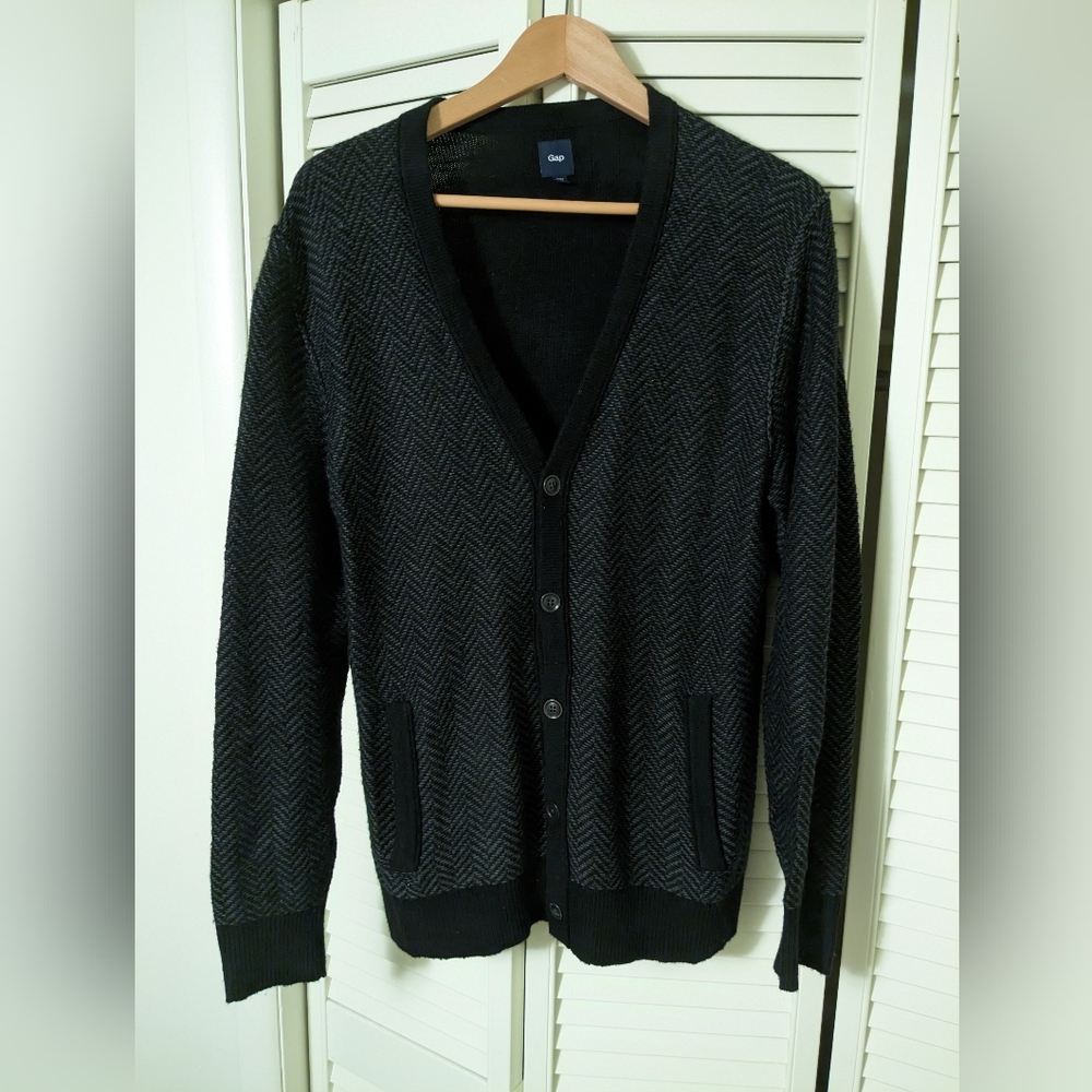 Men's Gap Cardigan Sweater (Medium)